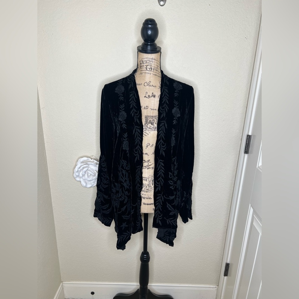 NTM: Johnny Was Black Velvet Embroidered Floral Open Front Cardigan Size M